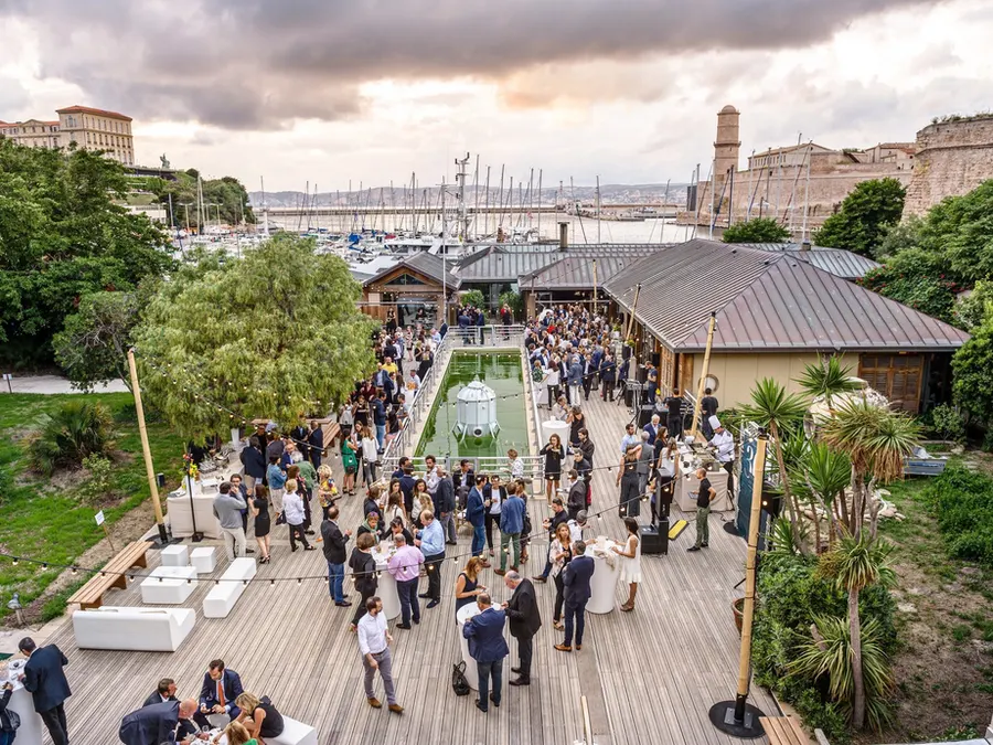 Un pavillon au coeur de la baie marseillaise