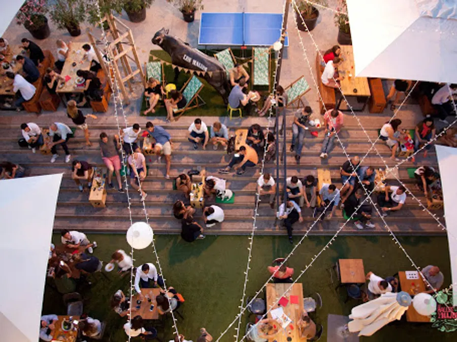 Un restaurant marseillais, conjuguant Halles et Terrasse