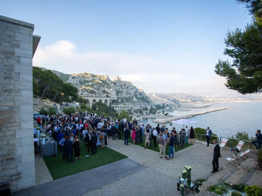 Une île à Marseille aux multiples espaces de réception