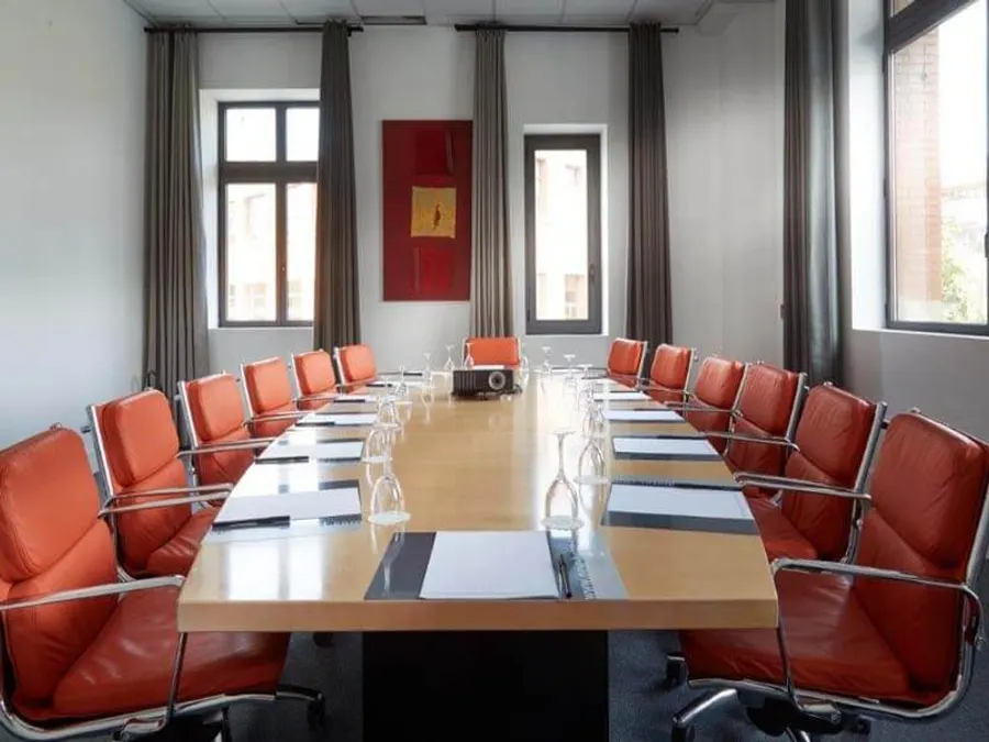 Une salle de réunion cosy à Marseille avec hébergement